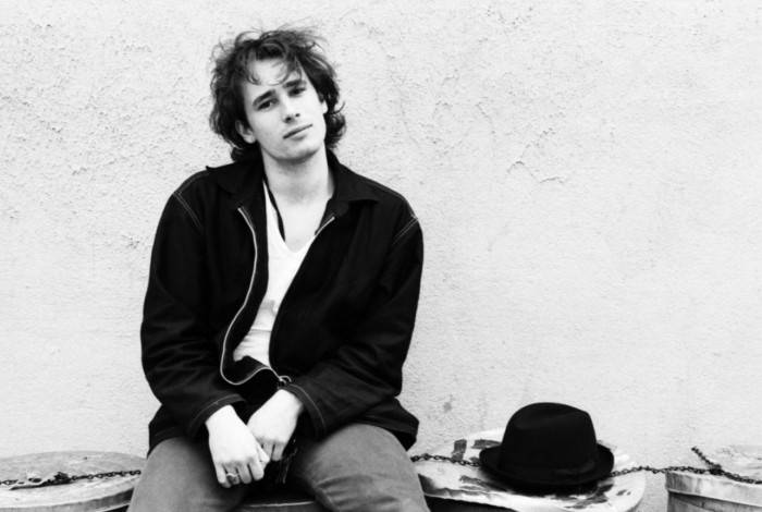 NEW YORK - MAY 1994:  Singer songwriter Jeff Buckley poses for a portrait in May, 1994 in New York City, New York. (Photo by David Gahr/Getty Images)