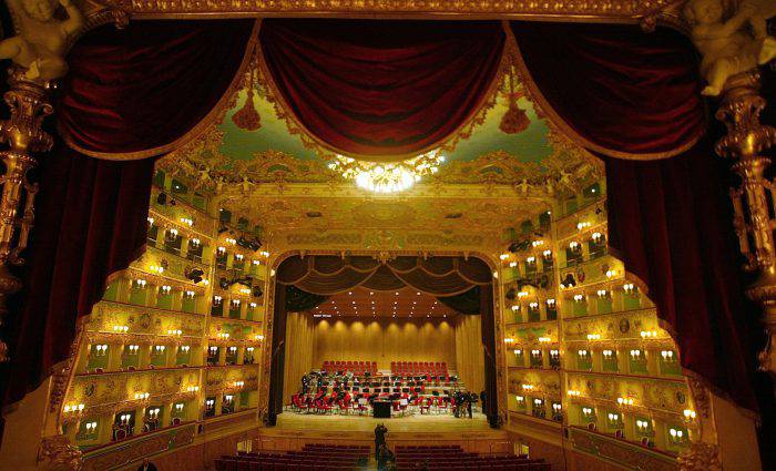 VENICE, ITALY - DECEMBER 13:  The world famous theater La Fenice prepares to reopen December 13, 2003 in Venice, Italy.  (Photo by Giuseppe Cacace/Getty Images)