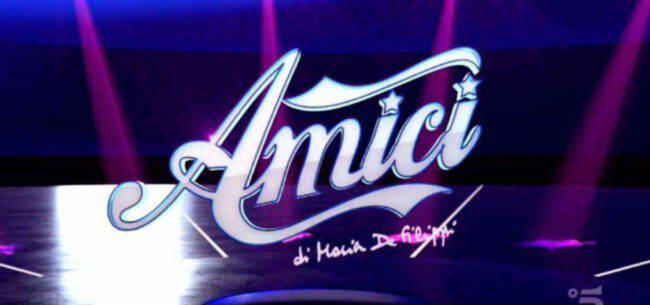 amici cantante social