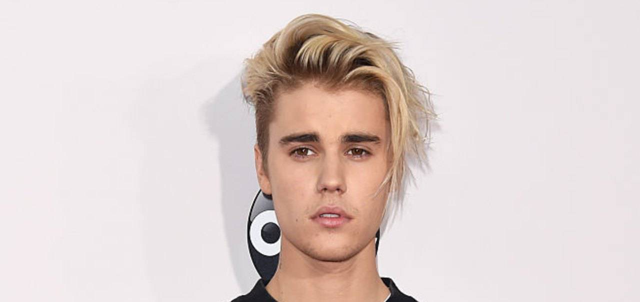 justin bieber social