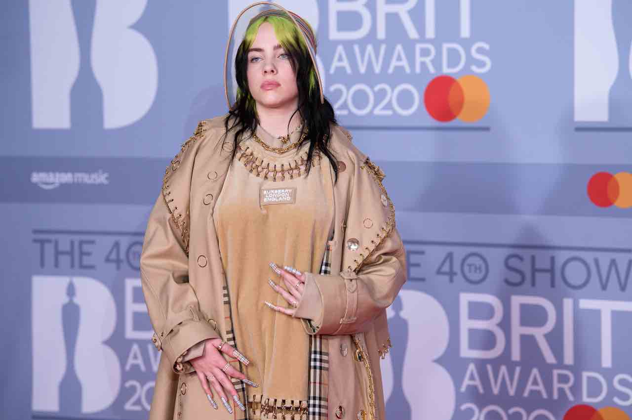 billie eilish gesto