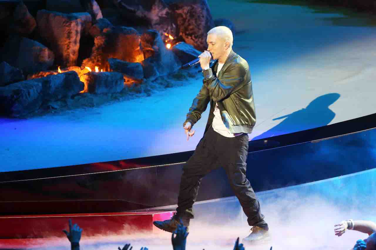 eminem gesto