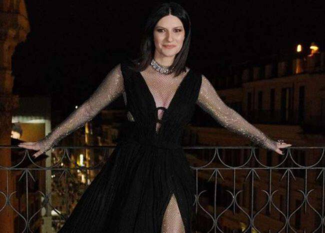 laura pausini vestito