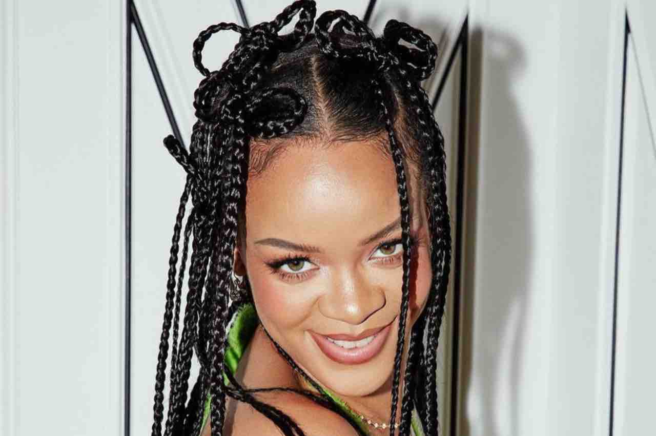 Rihanna top