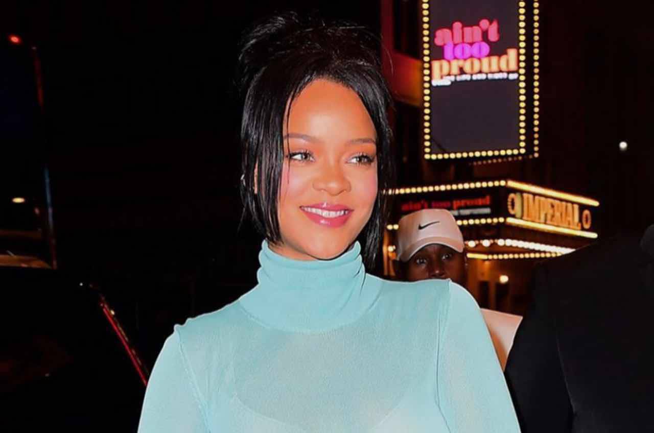 Rihanna reggiseno