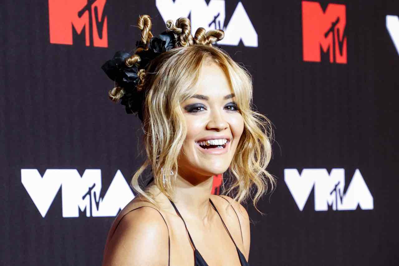 Rita Ora lato b