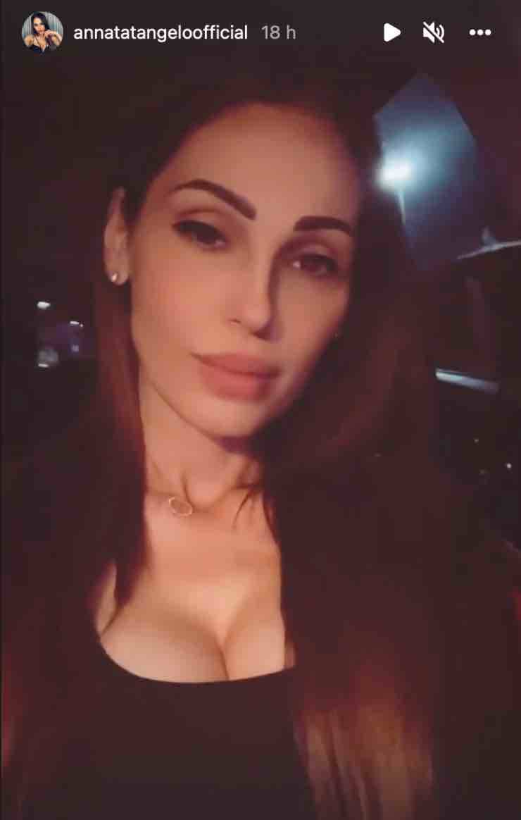 scollatura anna tatangelo