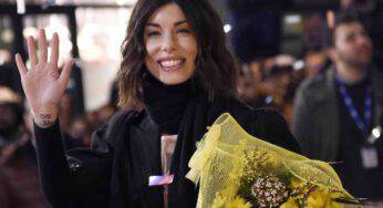 Bianca Atzei, pancia scoperta e spacco vertiginoso | Foto pazzesca