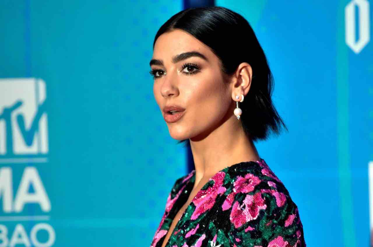 dua lipa addominali