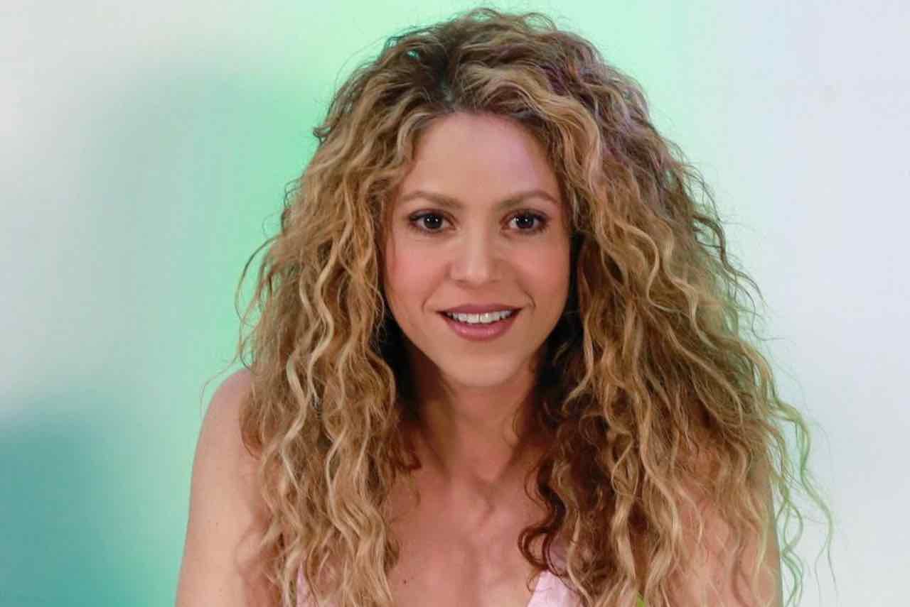 shakira spiaggia