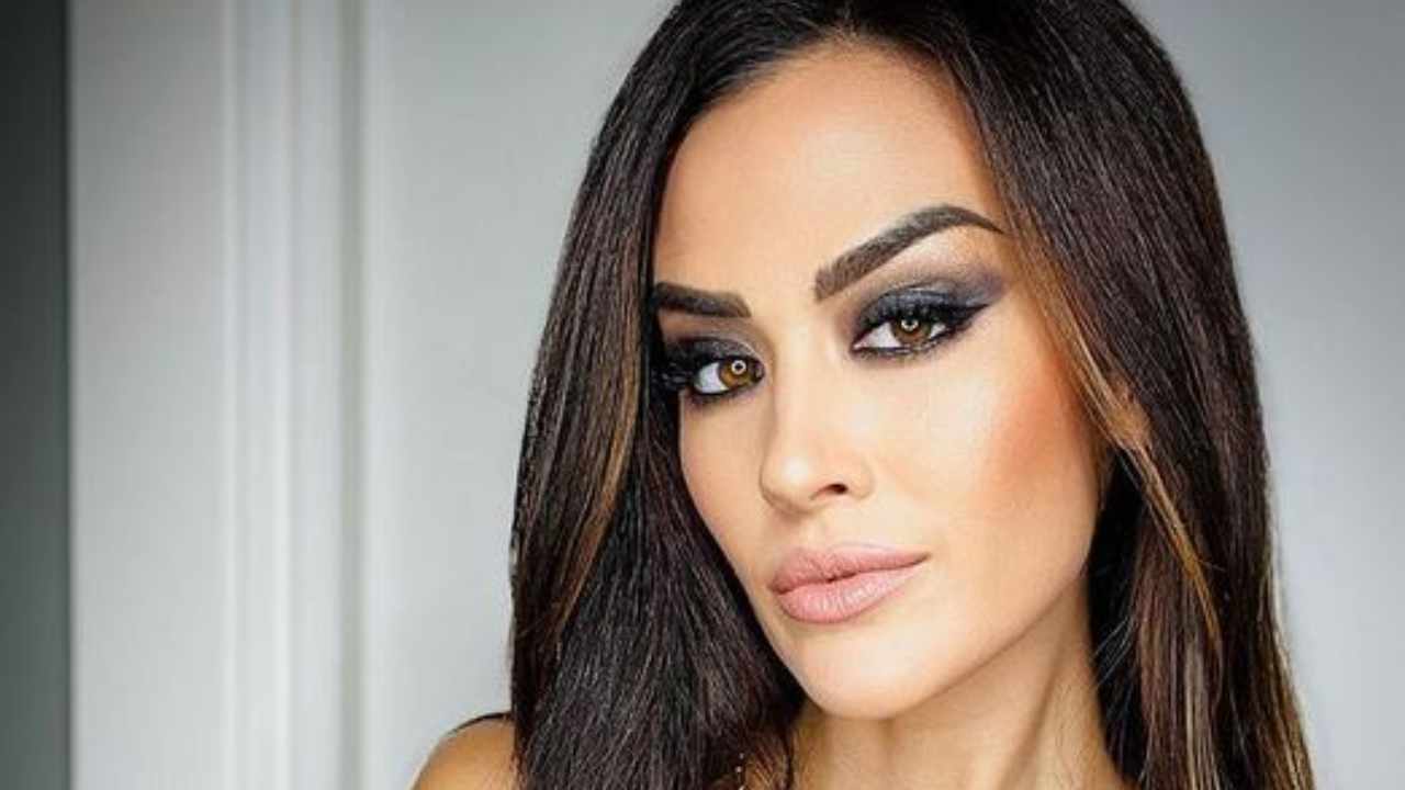 giorgia palmas costume