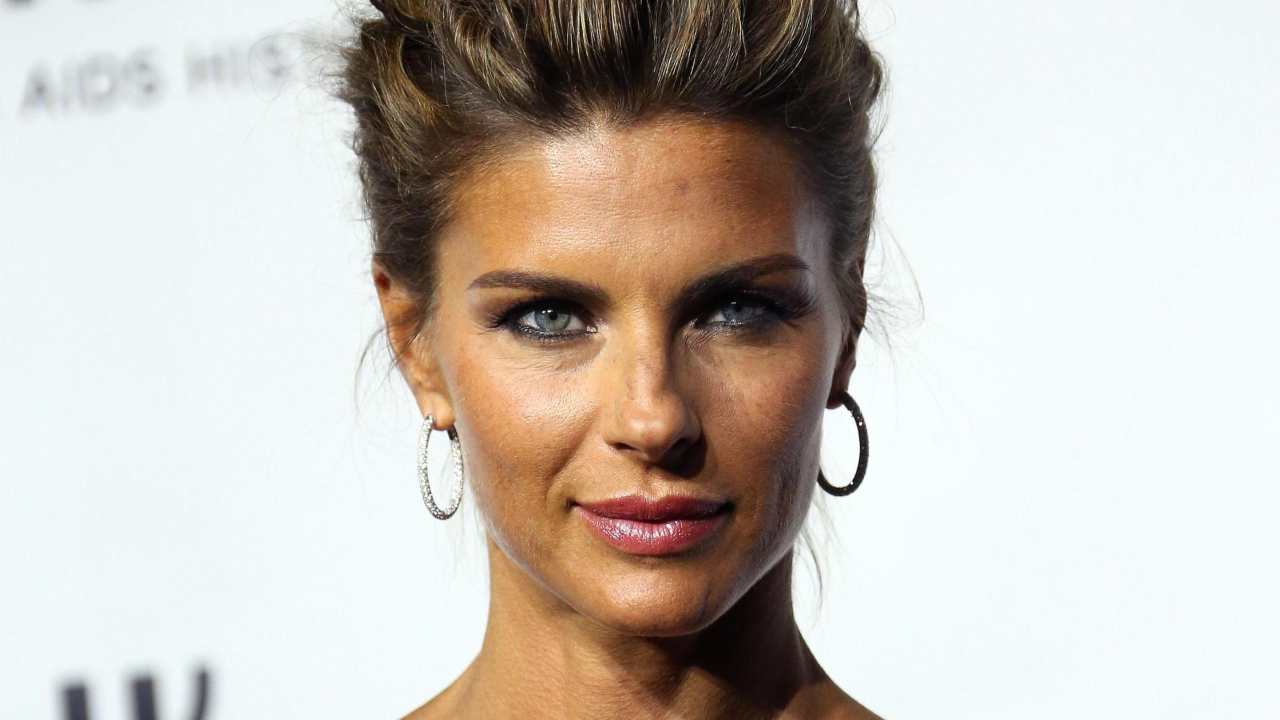 martina colombari costume