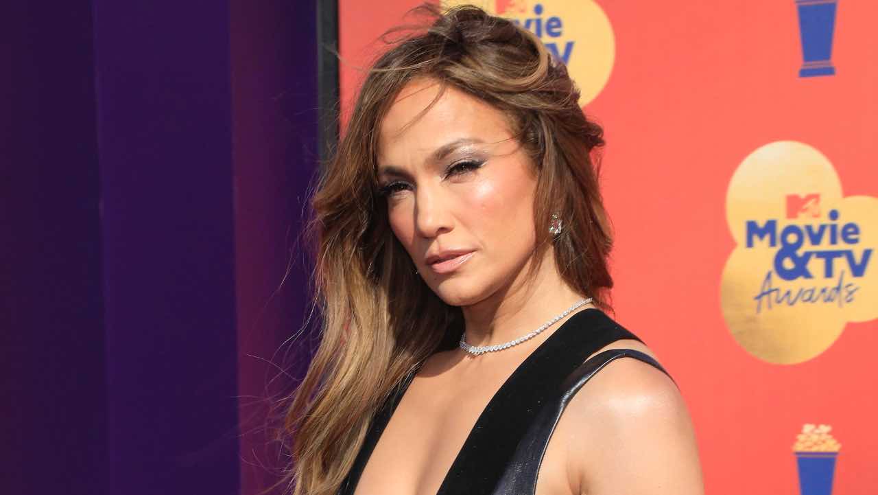 Jennifer Lopez look