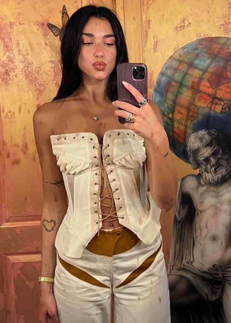 look dua lipa