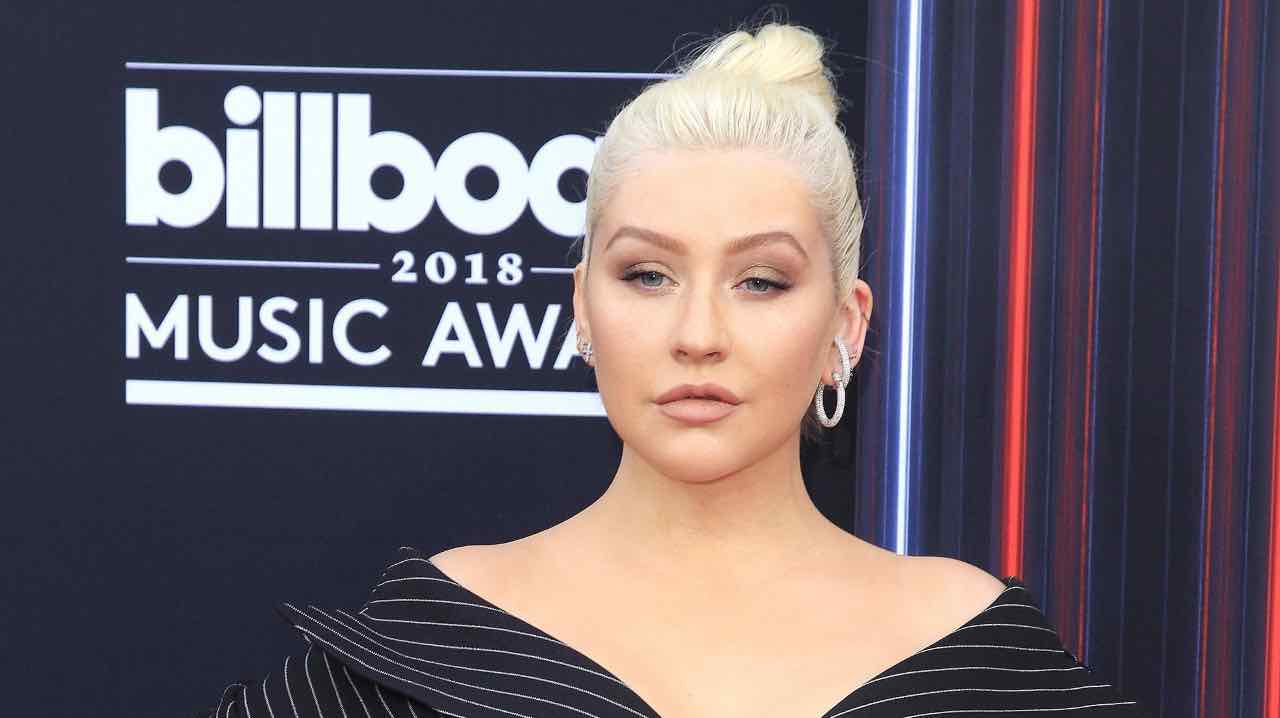 Christina aguilera scollatura