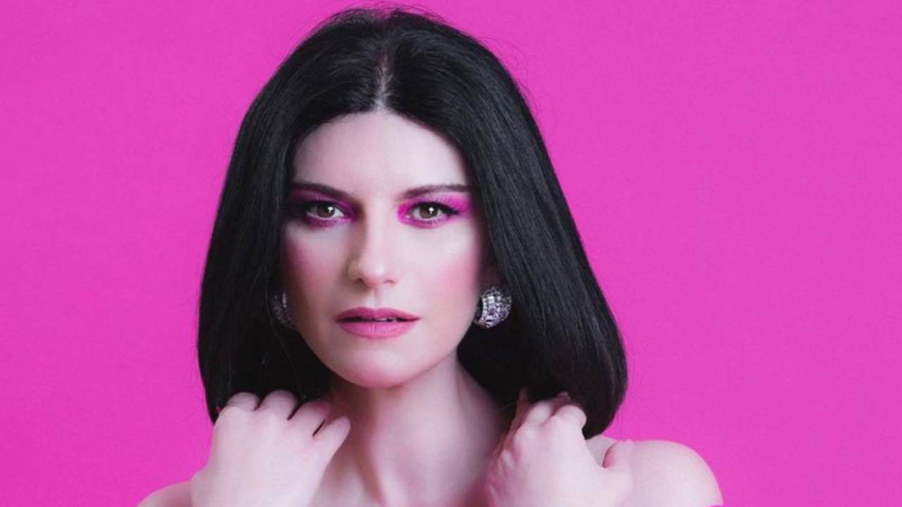 Laura Pausini look