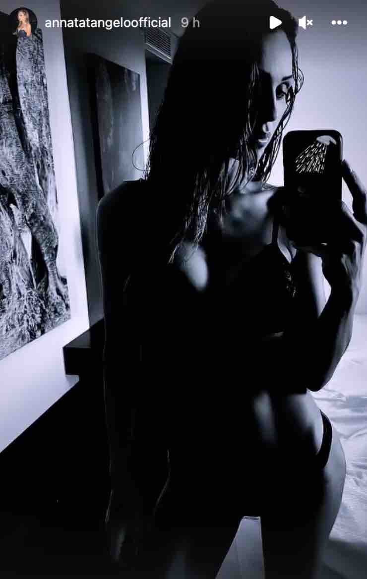 selfie anna tatangelo