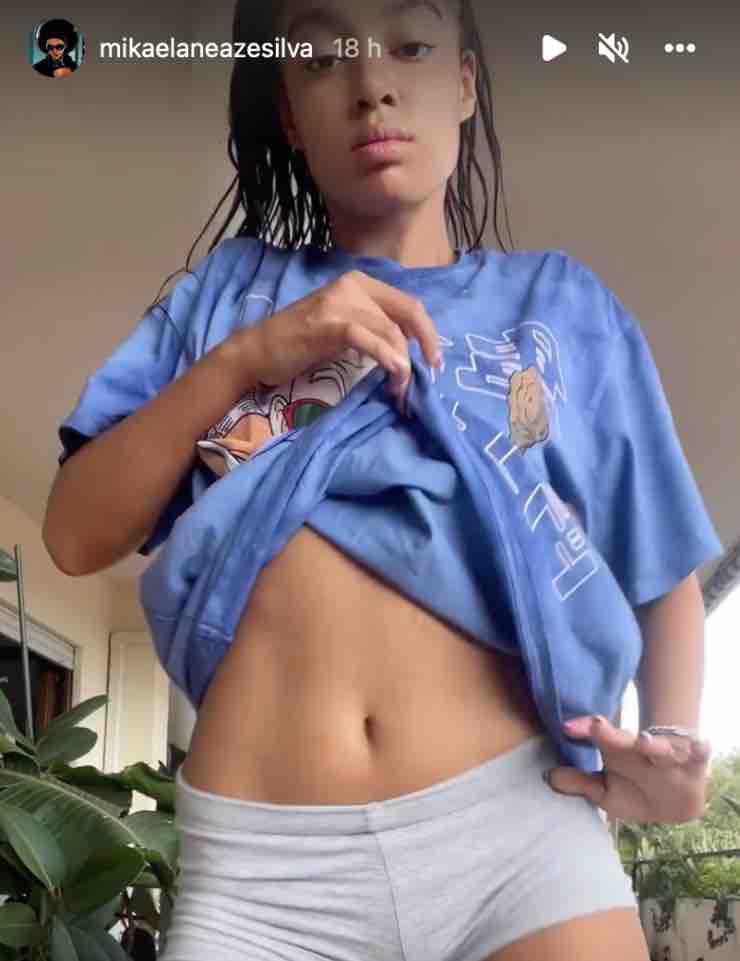 addominali mikaela Neaze silva