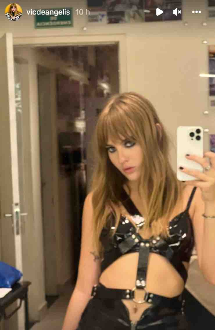 look Victoria de angelis