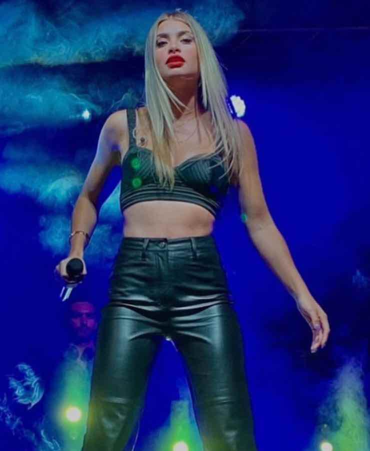 look Emma Muscat