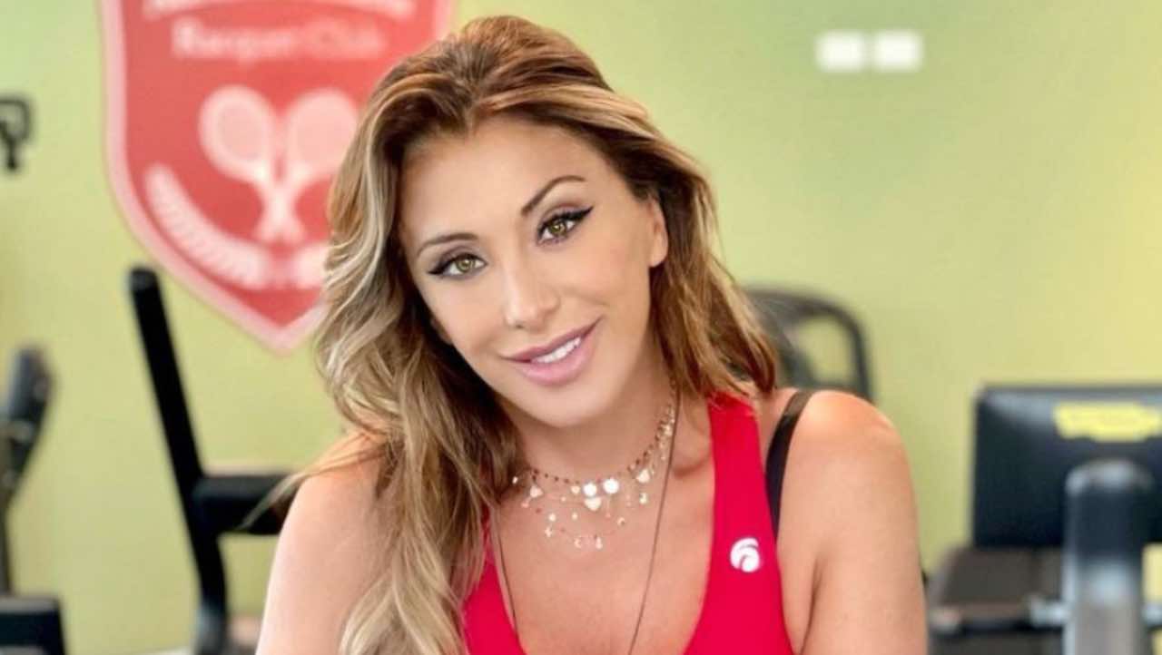 Sabrina salerno scollatura