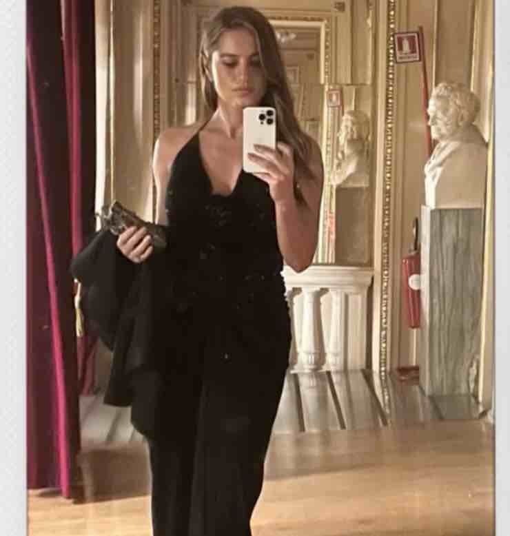 scollatura Lola Ponce