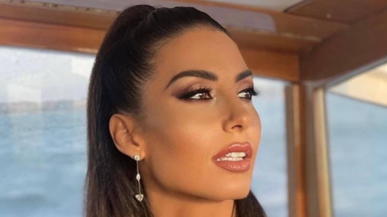 Elisabetta gregoraci asciugamano
