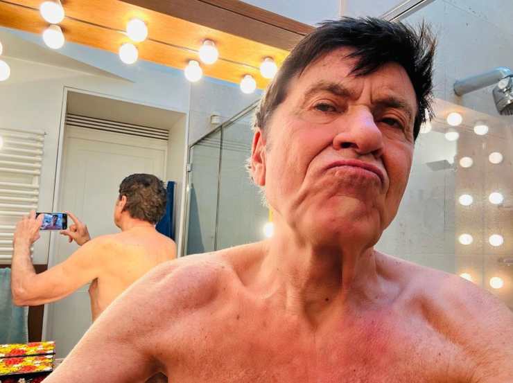 Gianni Morandi al bagno