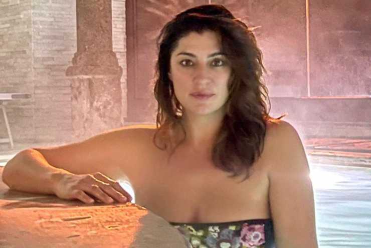 Elisa Isoardi relax