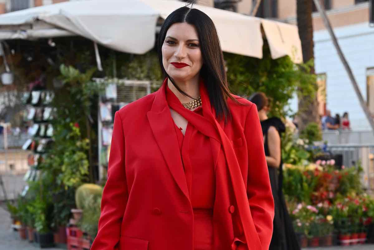 laura Pausini look